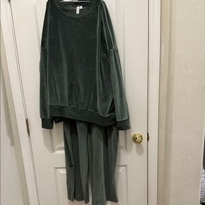 Women’s 3x Green velvety soft  Lounge Set